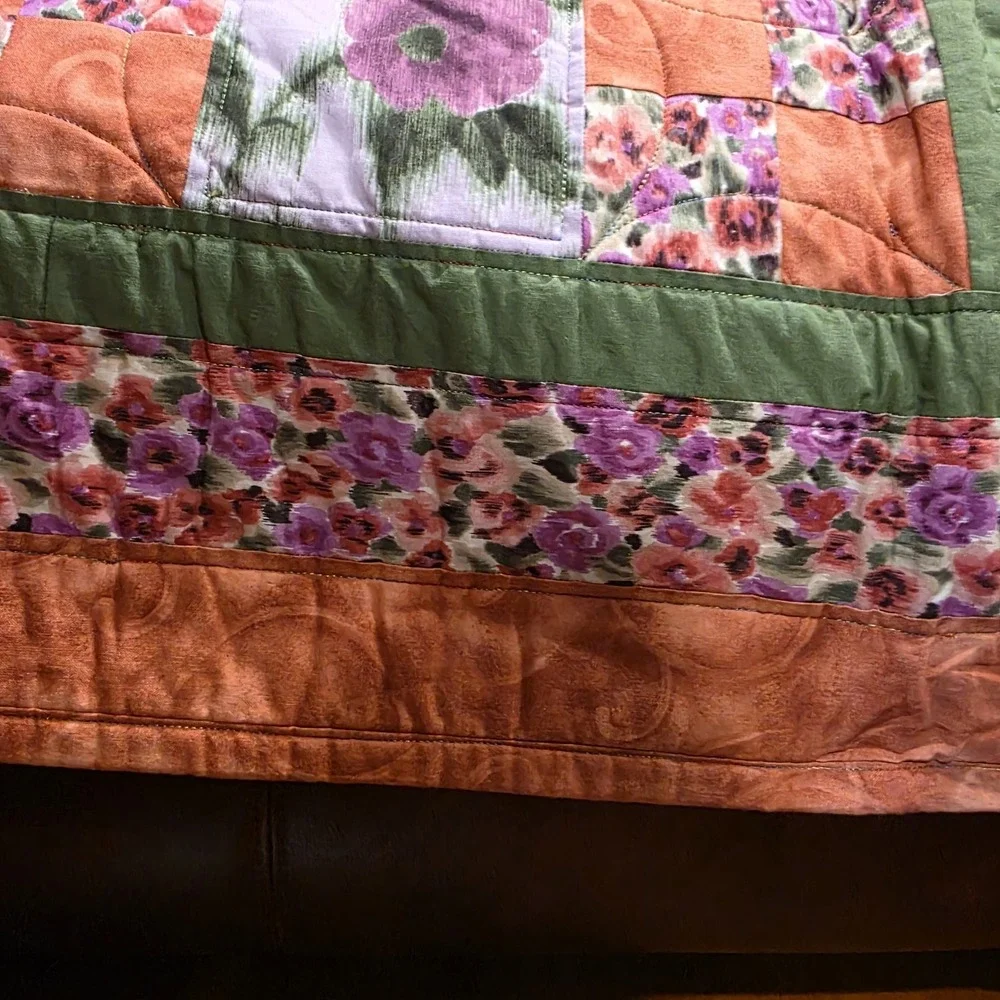 Quilt 62x62.5 Handmade Machine‎ Sewn Pink  Green Ivory Yellow Roses Floral Patch
